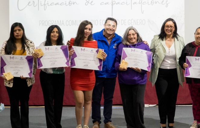 San Pedro y Escuela Mujer Capacita cerraron cursos certificados con ceremonia de reconocimiento
