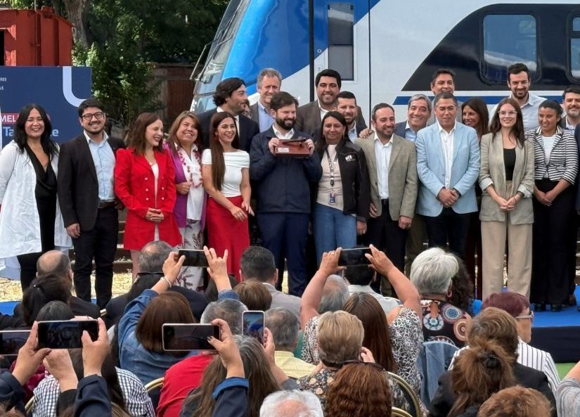 Autoridades y vecinos de Melipilla participaron en el inicio de las obras de Tren Alameda-Melipilla