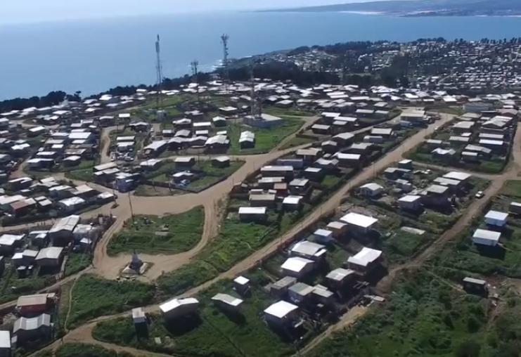 Corte de Apelaciones ordena desalojo de megatoma en cerro Centinela de San Antonio: Autoridades tienen 30 días para ejecutar medida