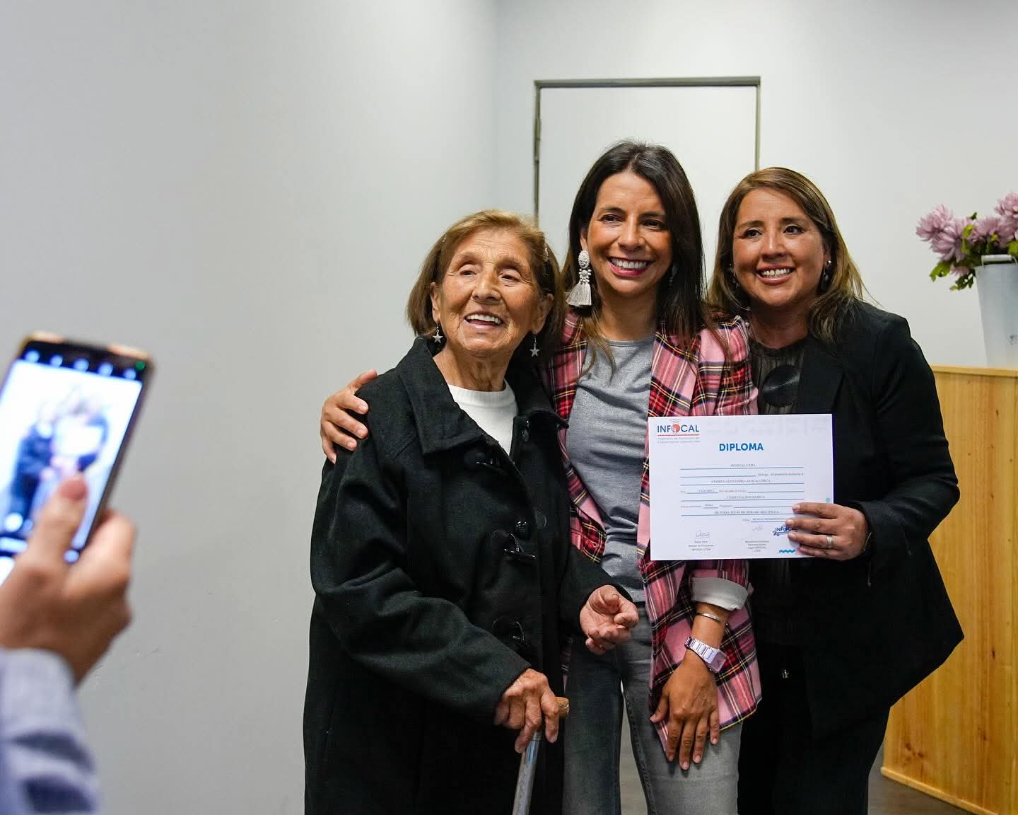Mujeres Jefas de Hogar de Melipilla se certifican en curso de Computación Básica