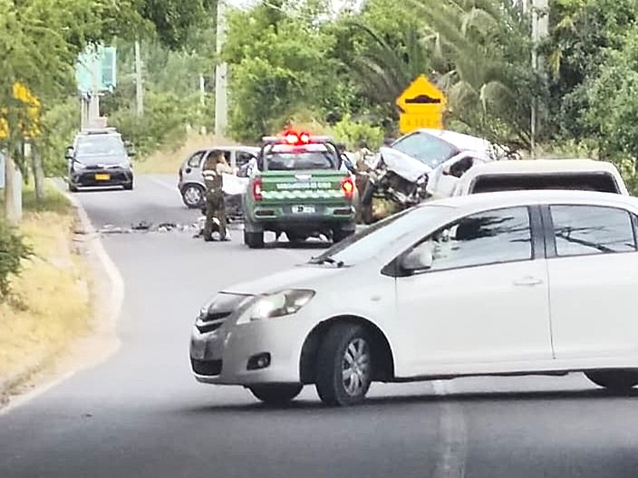 Colisión frontal en Camino El Marco de Pomaire deja dos lesionados de diversa consideración