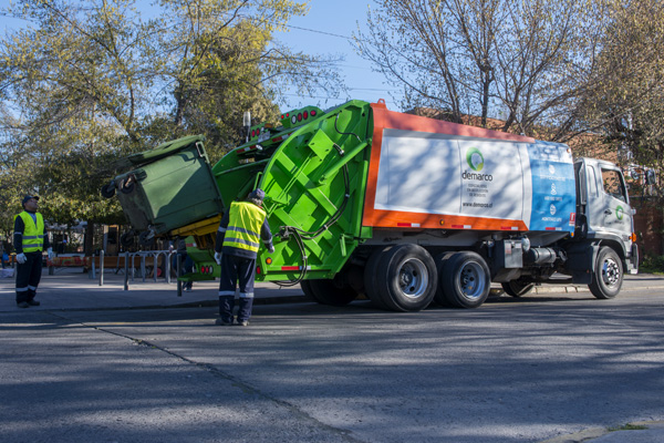 Comenzó a regir el nuevo contrato de recolección de basura domiciliaria en Melipilla con la empresa Demarco