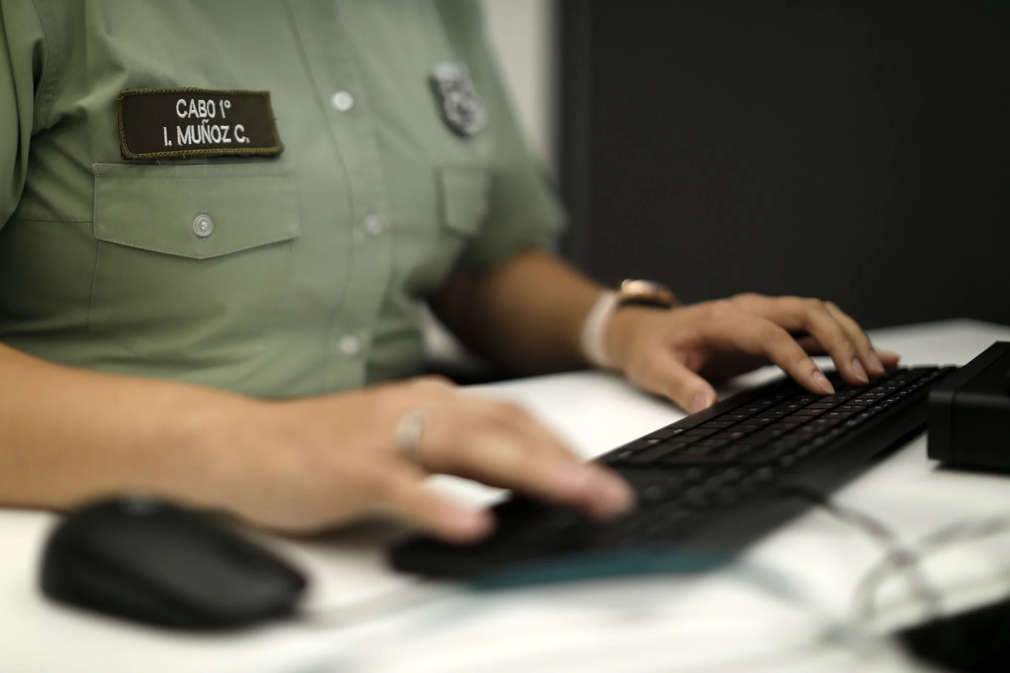 Solo 3 de cada 10 delitos se denuncian en la RM: Gobierno de Santiago advierte brecha crítica en reporte de delitos