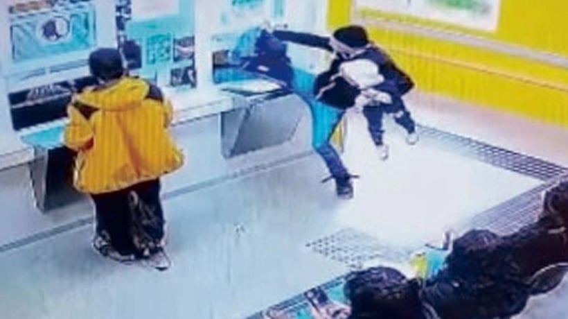 Fiscalía evalúa formalización de pareja acusada de agredir a funcionaria en Cesfam de Llolleo