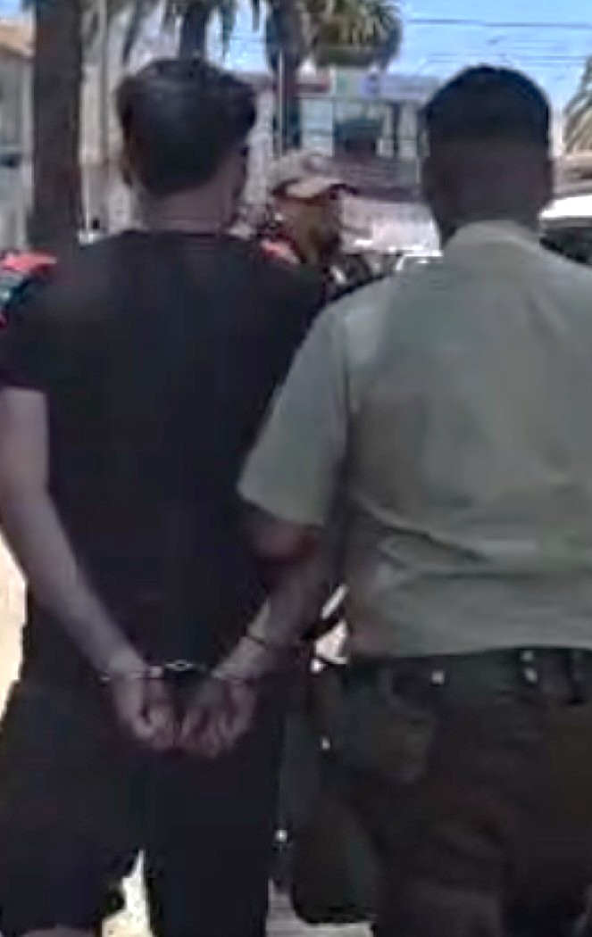 SIP de San Antonio captura a dos implicados en robo: uno era alumno de la víctima