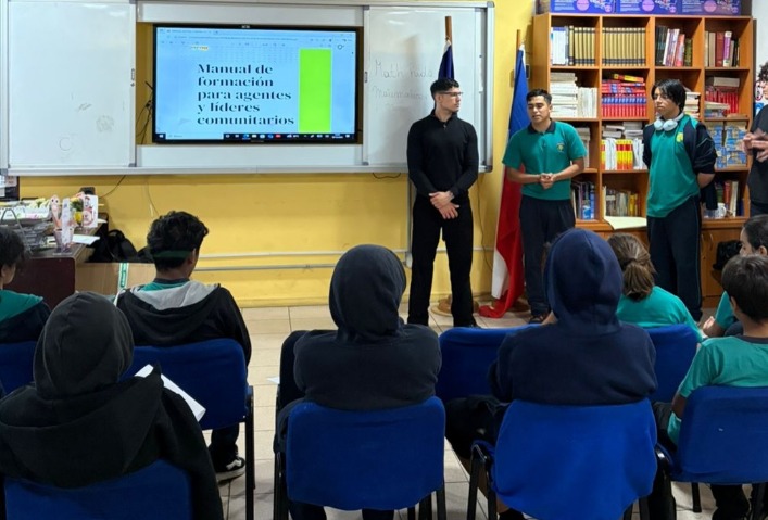 Único colegio Bicentenario de El Monte impulsa formación de jóvenes líderes comunitarios