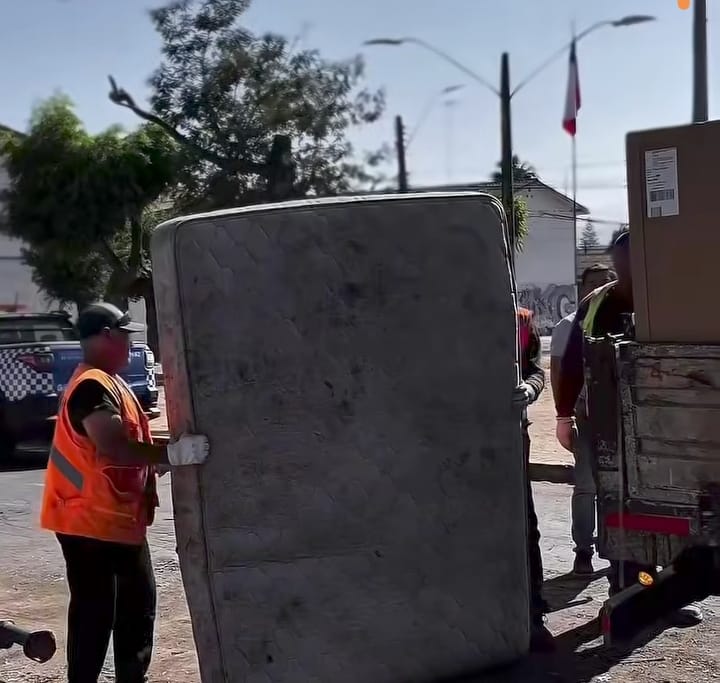 Municipalidad de Melipilla realizó nuevo operativo de recuperación de espacios públicos