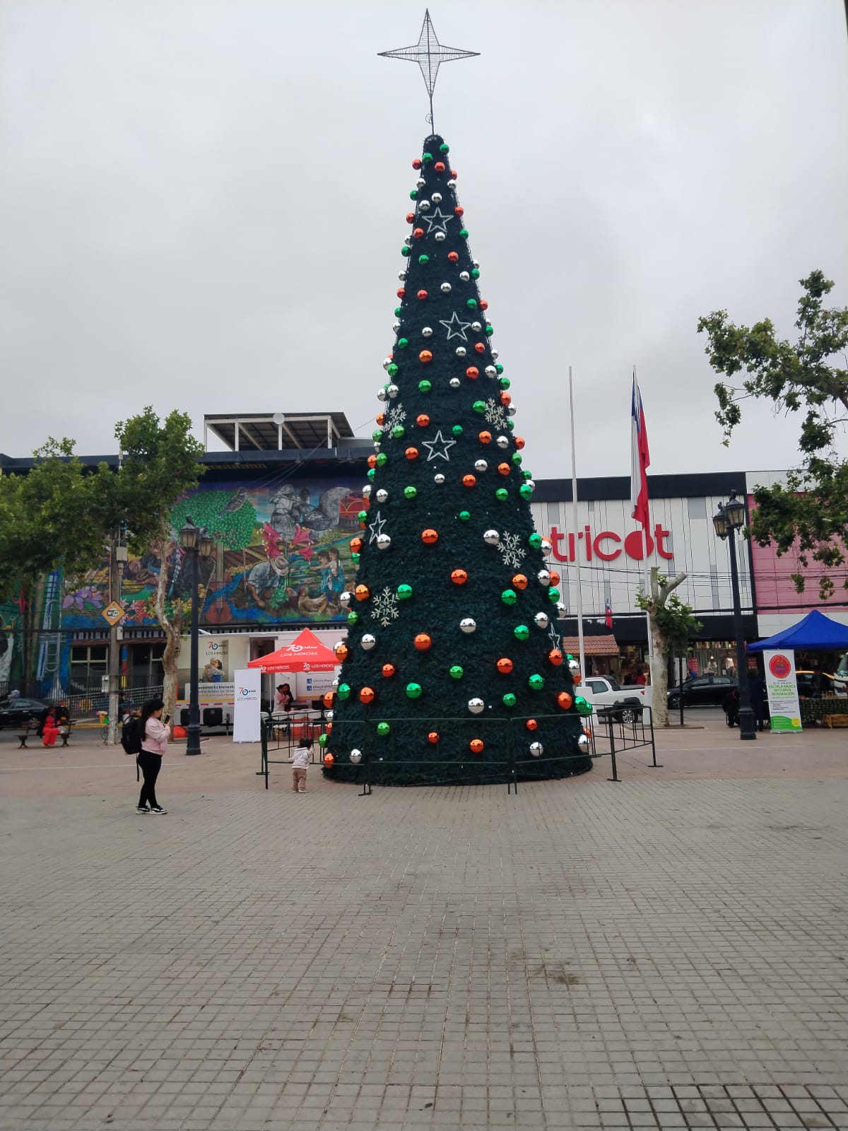 Afinan detalles para el encendido del árbol de Navidad en Melipilla con show estelar de Luis Jara
