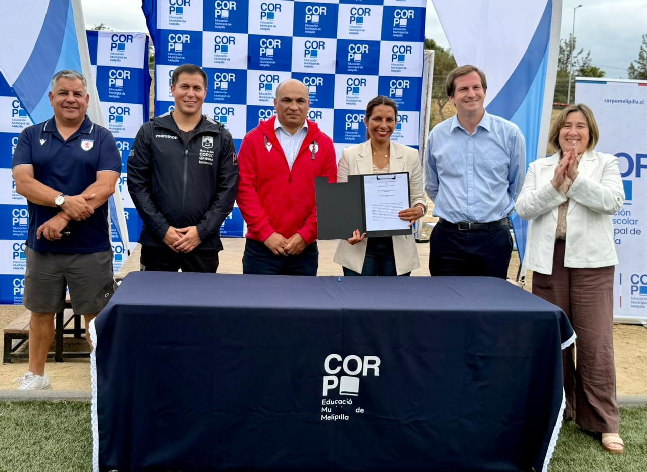 Melipilla avanza en educación y deporte: Municipio firma convenio con la Federación Nacional de Rugby