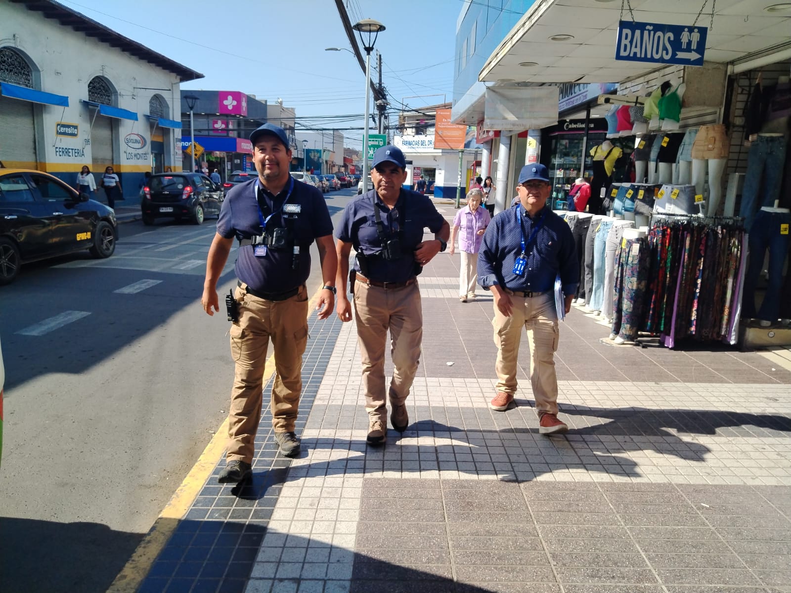 Despliegue de seguridad municipal busca resguardar compras navideñas en Melipilla
