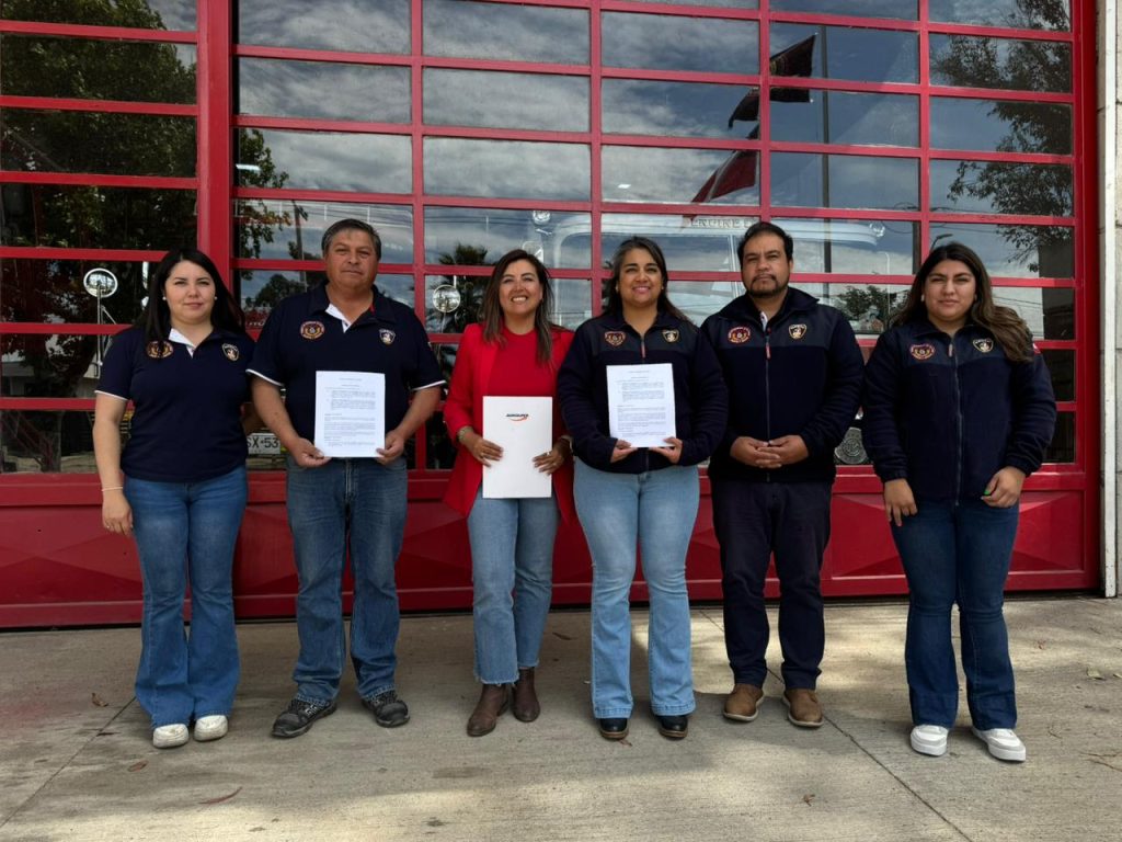 Agrosuper renueva convenio con Bomberos de San Pedro reafirmando su compromiso seguridad de los vecinos
