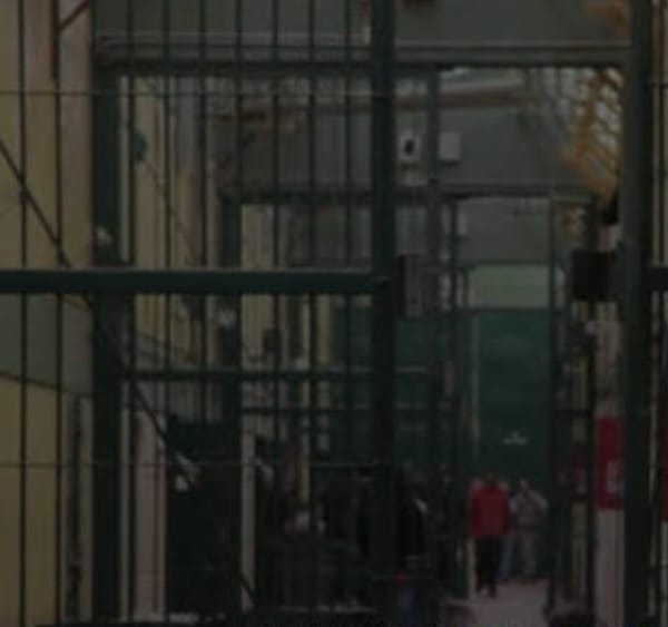 Intenso operativo médico-policial tras violenta riña en el Centro Penitenciario de Talagante: hay ocho internos lesionados