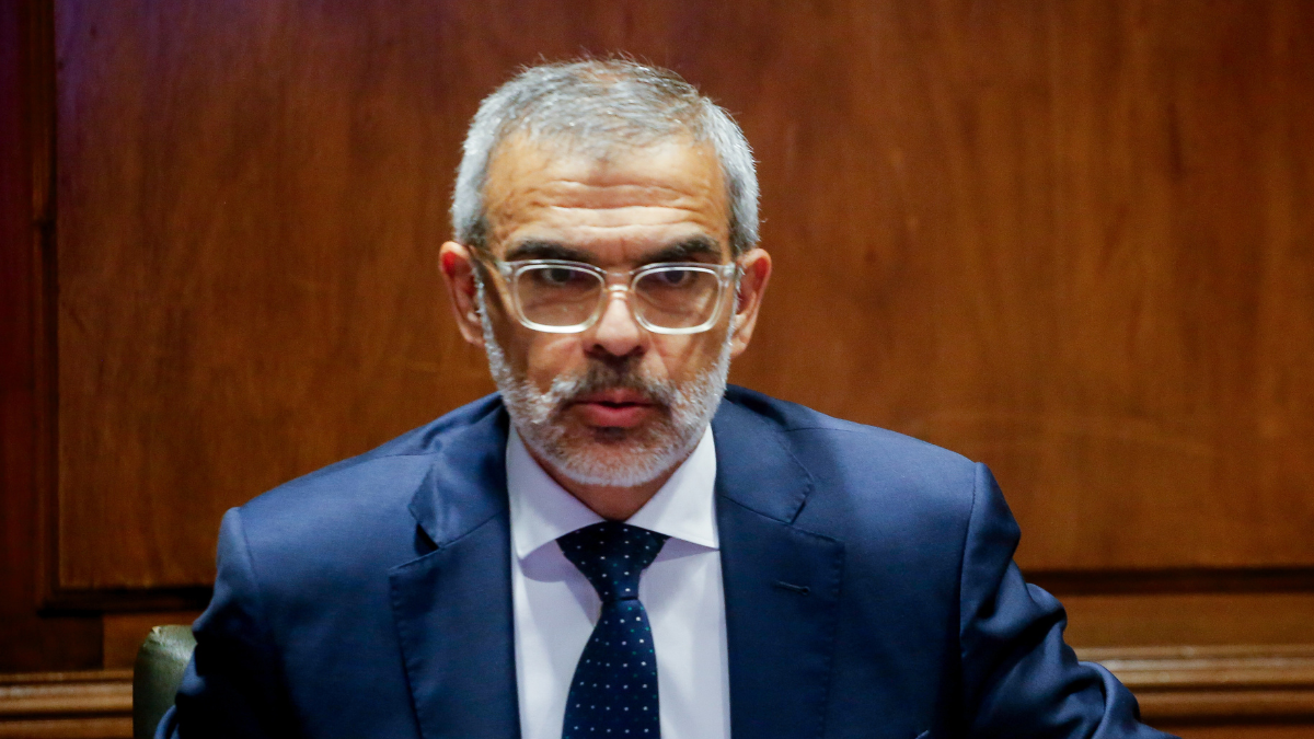 Ministro de seguridad afirma reducción significativa en libertades condicionales de reos