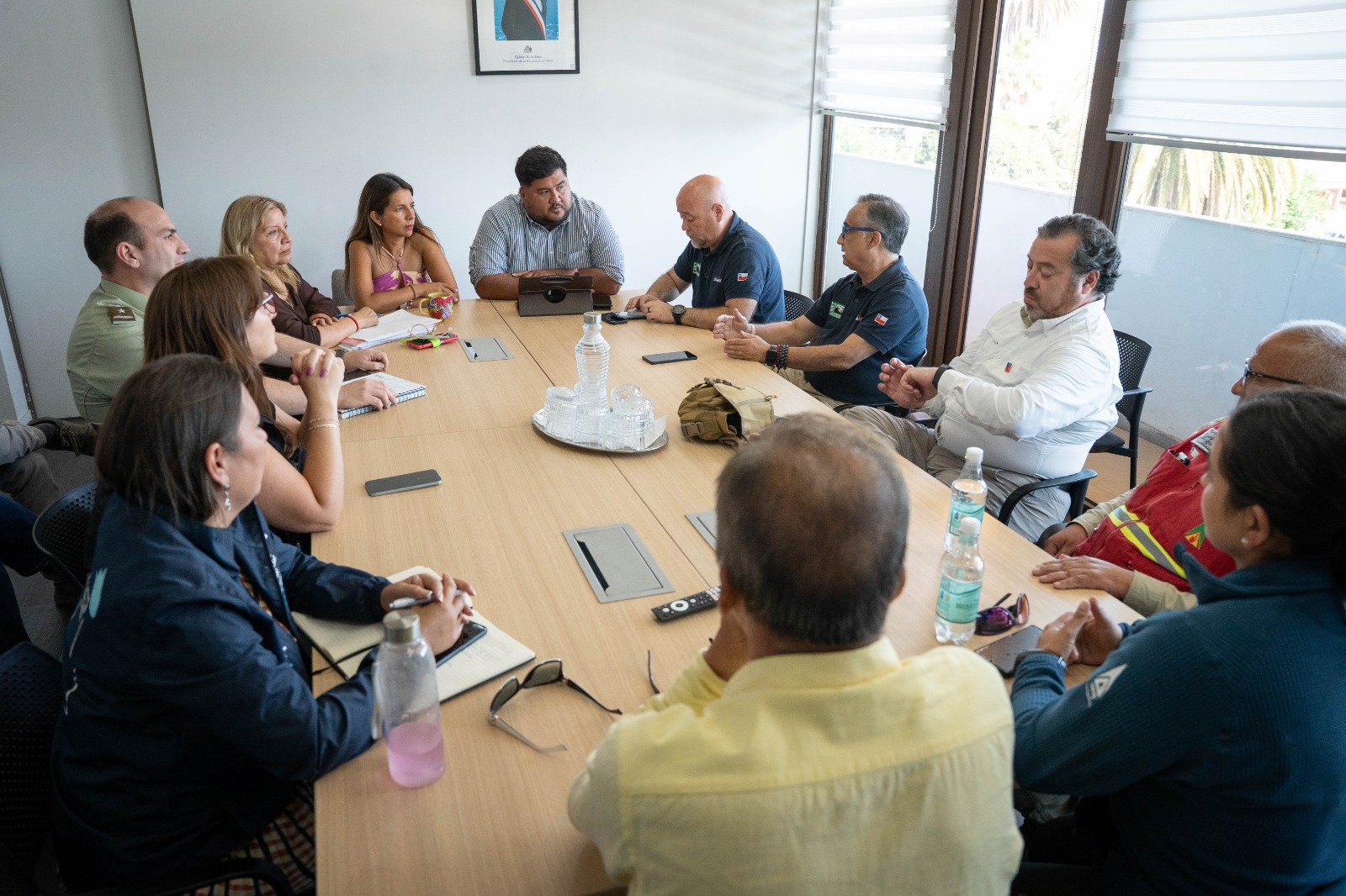 Autoridades coordinan ayuda para damnificados tras jornada crítica de incendios en Melipilla