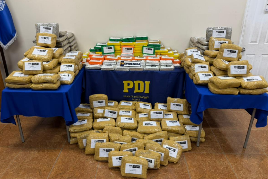 Cinco extranjeros y un chileno detenidos tras decomiso de más de 300 kilos de estupefacientes en Melipilla