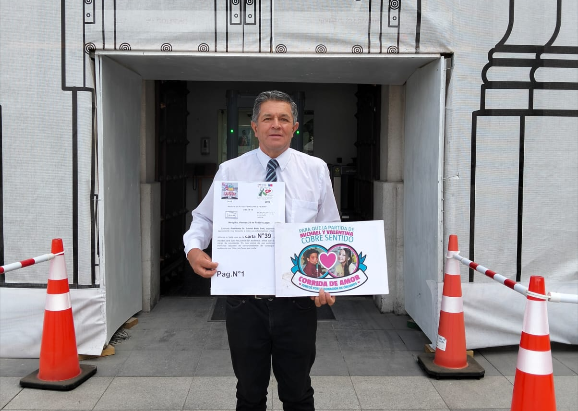 Fredy Maureira, padre de la recordada joven Valentina,  entregó la carta número 39 en La Moneda y busca reactivar debate sobre eutanasia y salud pública